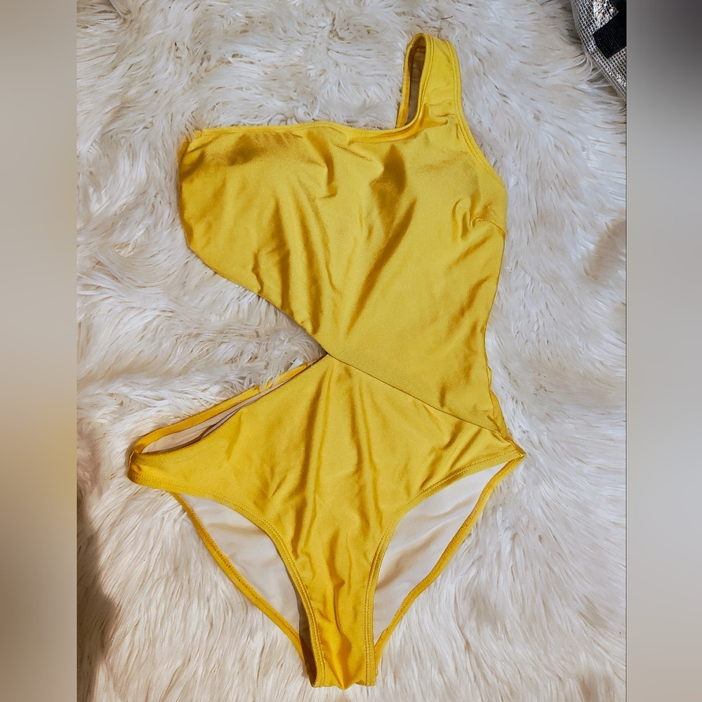 Summery Yellow Cut Out One Piece Swimsuit